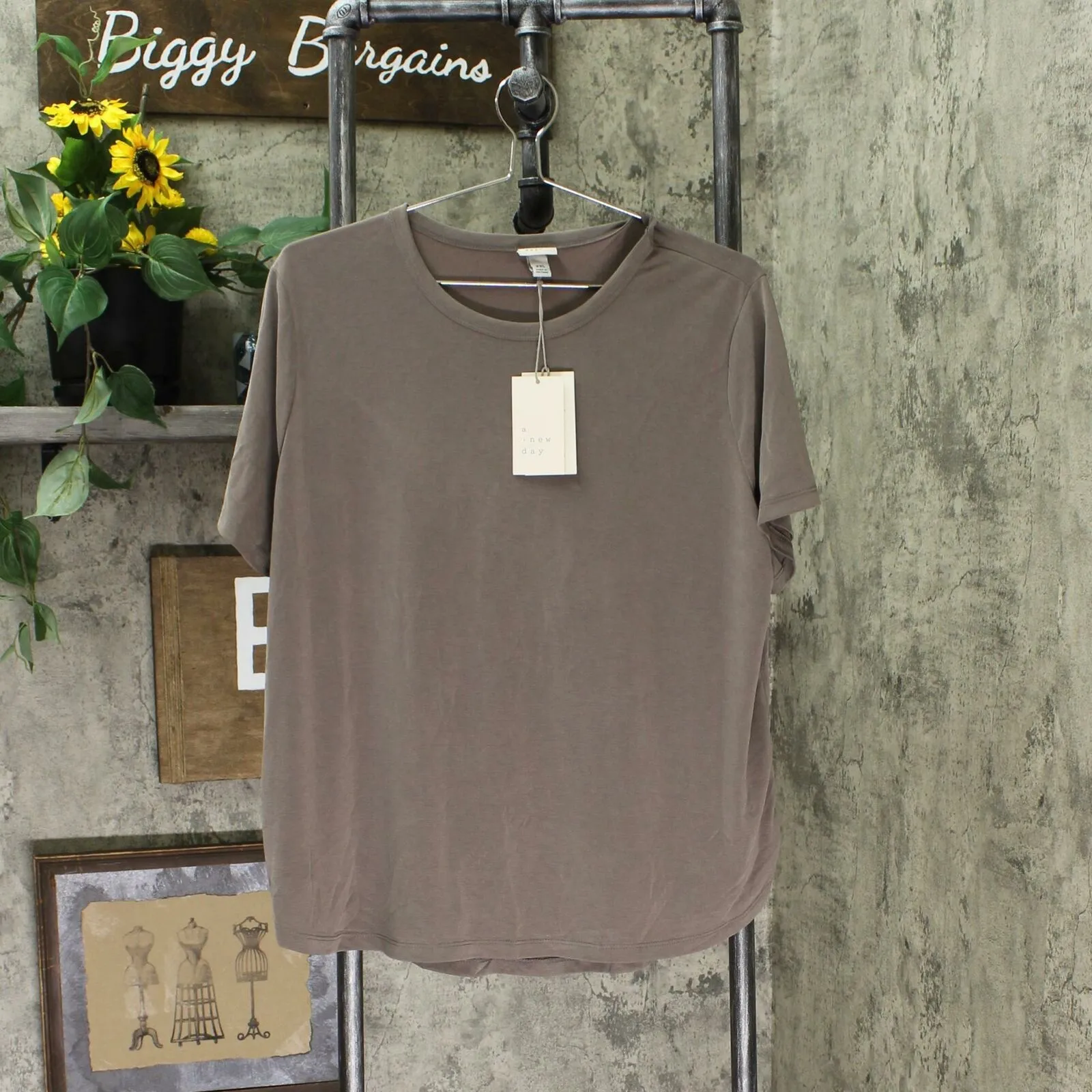 A New Day Women's Casual Fit Short Sleeve Crewneck Sandwash T-Shirt