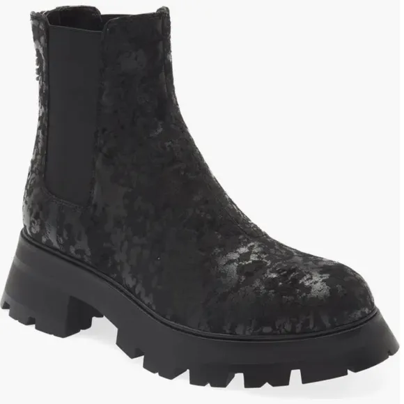 DKNY Sasha Lug Chelsea Boot Black NWOT