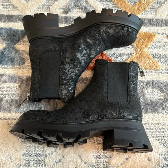 DKNY Sasha Lug Chelsea Boot Black NWOT