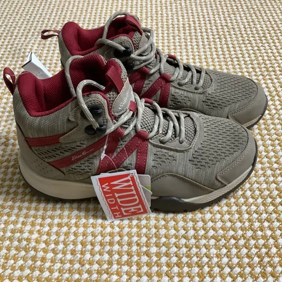Eddie Bauer hiking men’s sneakers size 6.5Wide. NWT