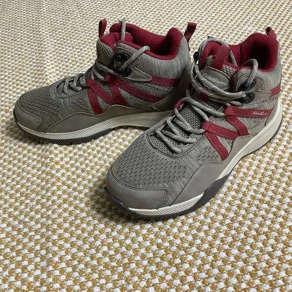 Eddie Bauer hiking men’s sneakers size 6.5Wide. NWT