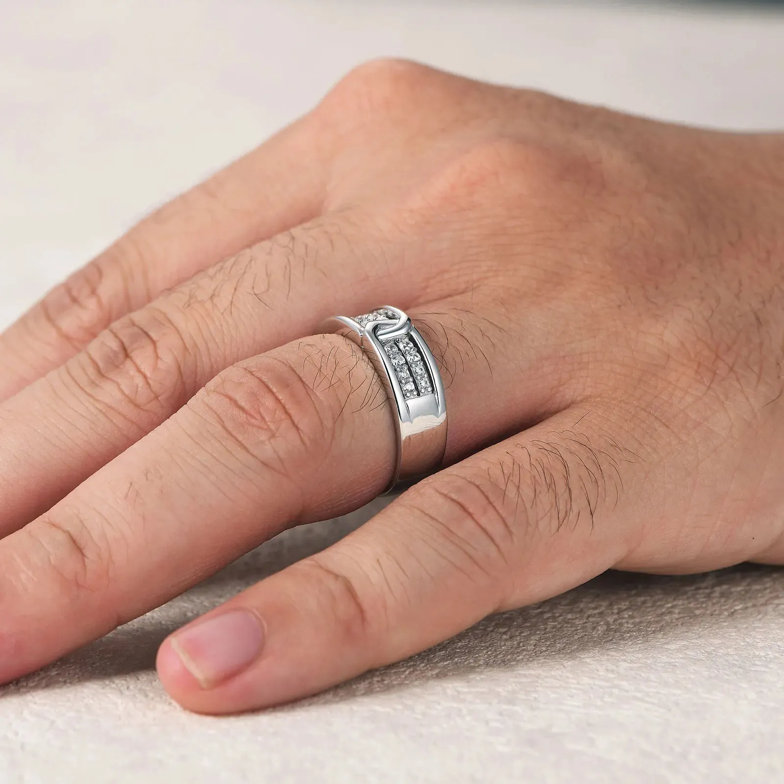 Elegant Round Diamond Men's Wedding Band