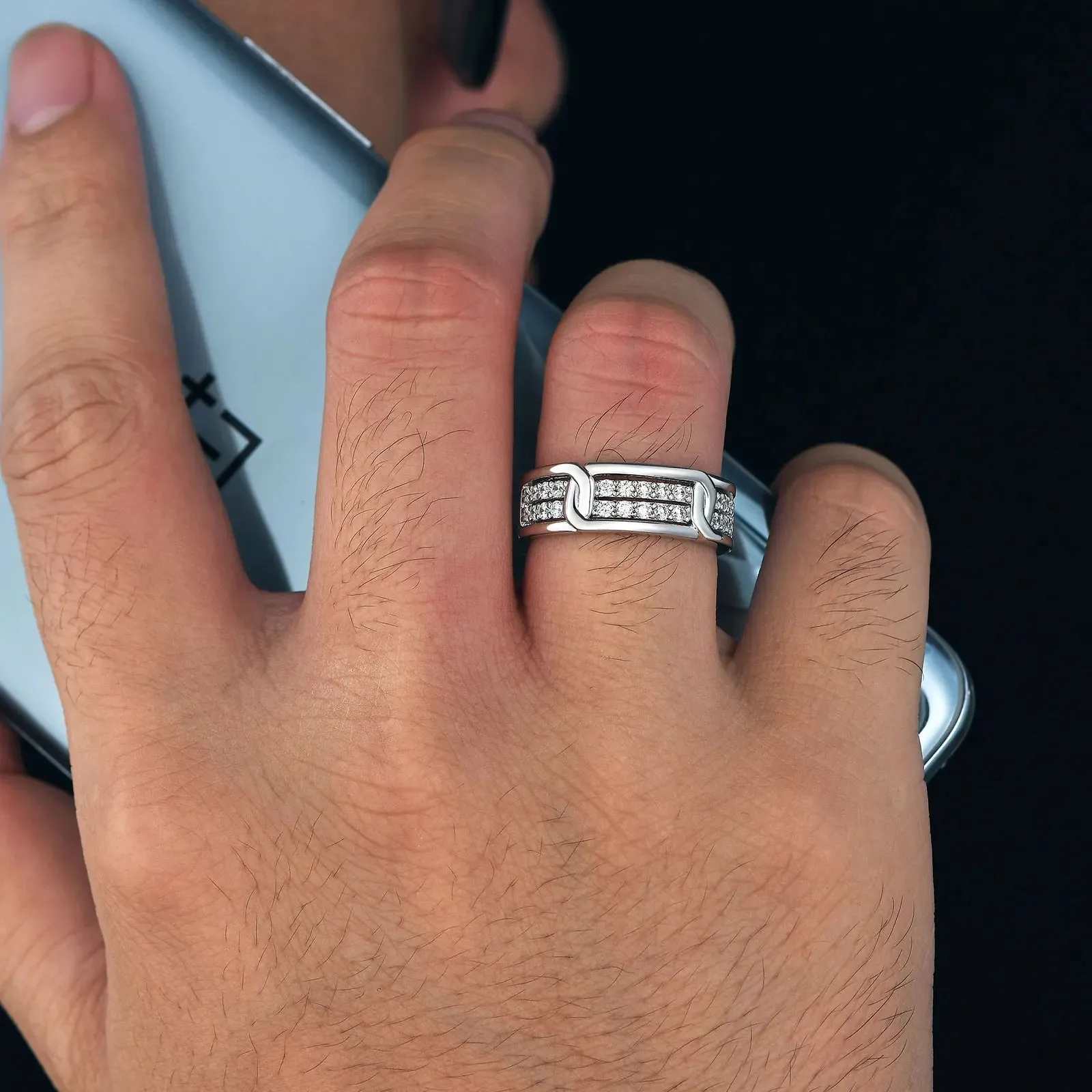 Elegant Round Diamond Men's Wedding Band