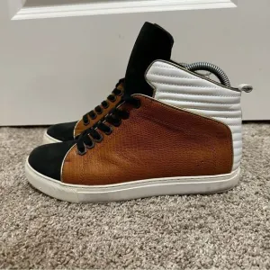Kenneth Cole Leather High Top Sneakers Women’s Size 9M