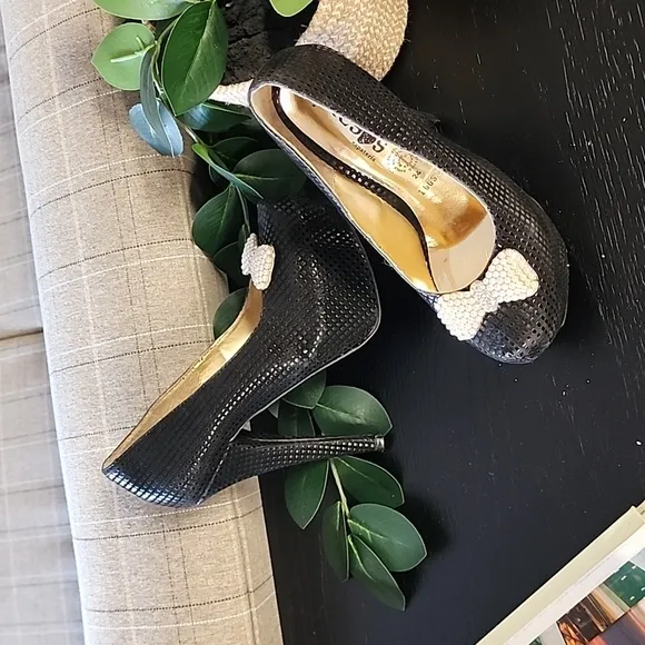 Muuy Fresos Zapateria Platform Heels Size 7.5 8 Mexico Pearls Bows Goth Punk