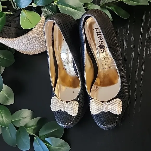 Muuy Fresos Zapateria Platform Heels Size 7.5 8 Mexico Pearls Bows Goth Punk