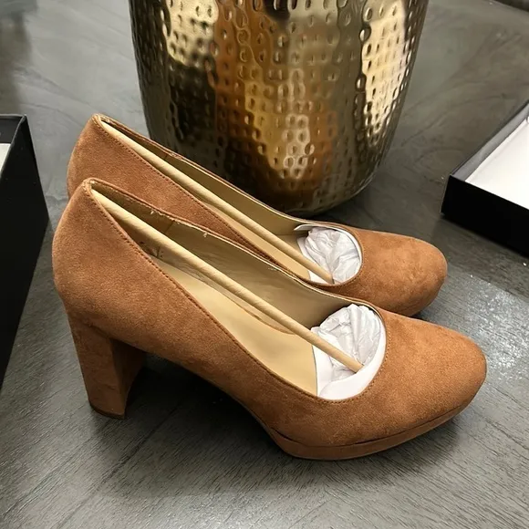 Naturalizer Berlin Platform Pump (WIDE)