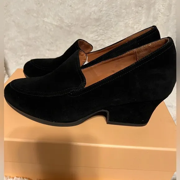 New In Box L’Amour De Pied Jokul Size 9M - Black