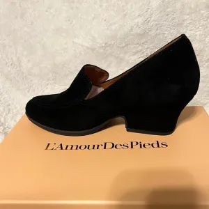 New In Box L’Amour De Pied Jokul Size 9M - Black