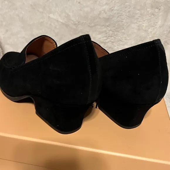 New In Box L’Amour De Pied Jokul Size 9M - Black