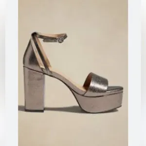 New w Tag: Banana Republic Platform Heels. Size 9