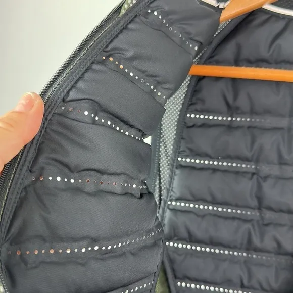 Nike Athletic 800 Down Filled Puffer Vest SM Aeroloft 3M Packable Warm Outdoor