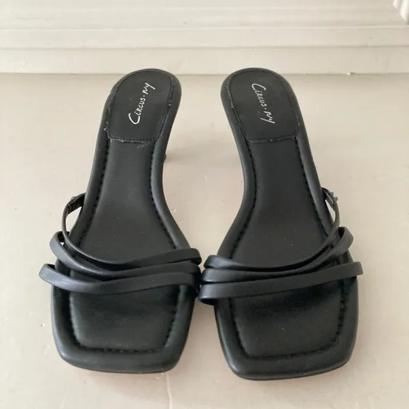 NWOT Circus NY by Sam Edelman Black Leather Kitten Heels Sz 6.5