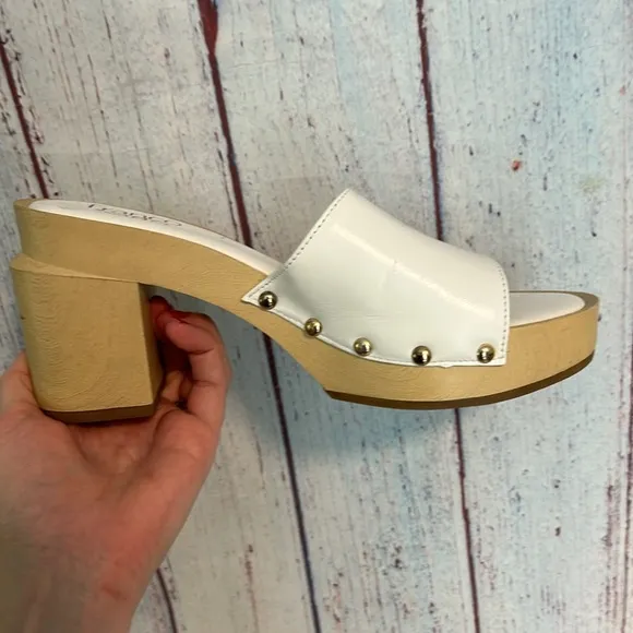 NWOT Franco Sarto Capri 3 Clog Sandal