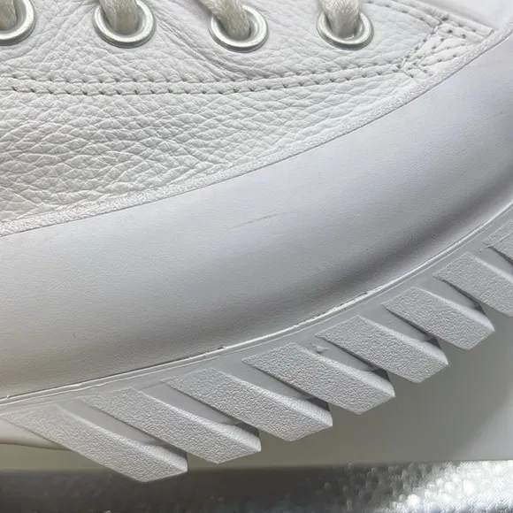 NWT Converse Lugged 2.0 Platform Shoe Sneakers High Top White Leather Mens 8