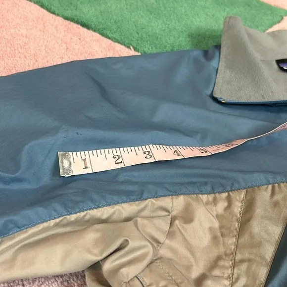 Patagonia Lightweight Vintage Outdoor Zip Up Storm Jacket Wind Resistant Medium