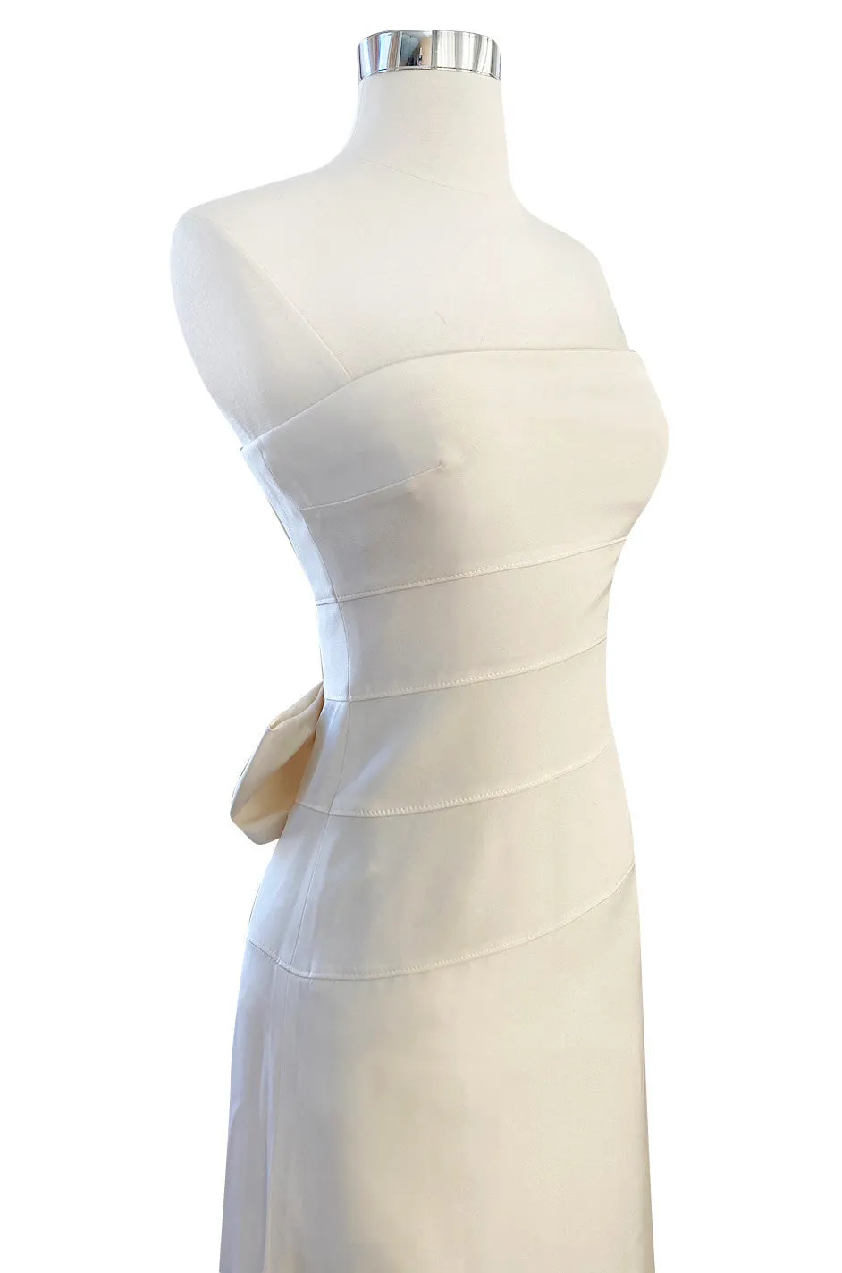 Recent Valentino Ivory Strapless Fitted Bodice Silk Wedding Dress w Train & Back Bow