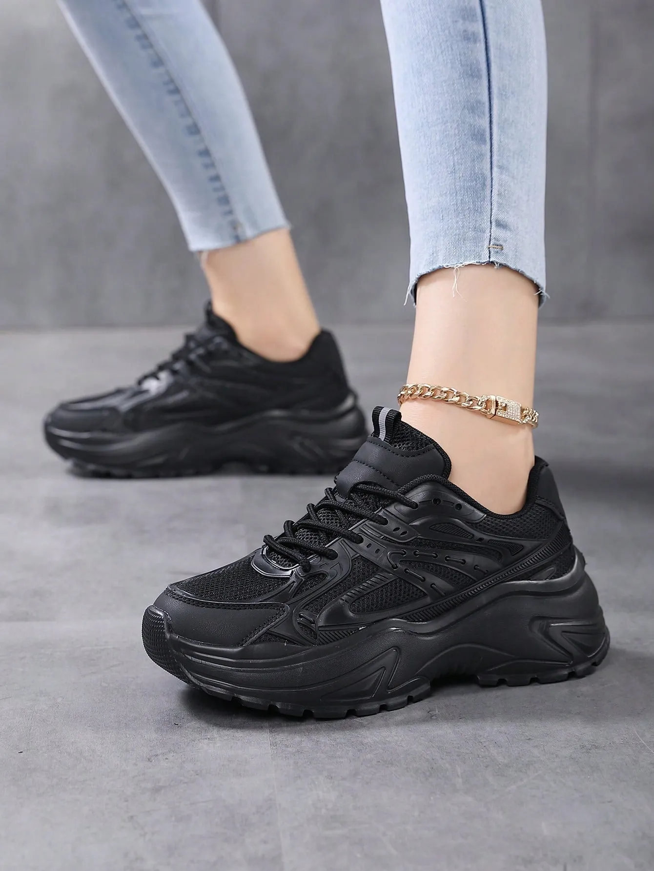 Simple Front Tie Thick Sole Sneakers