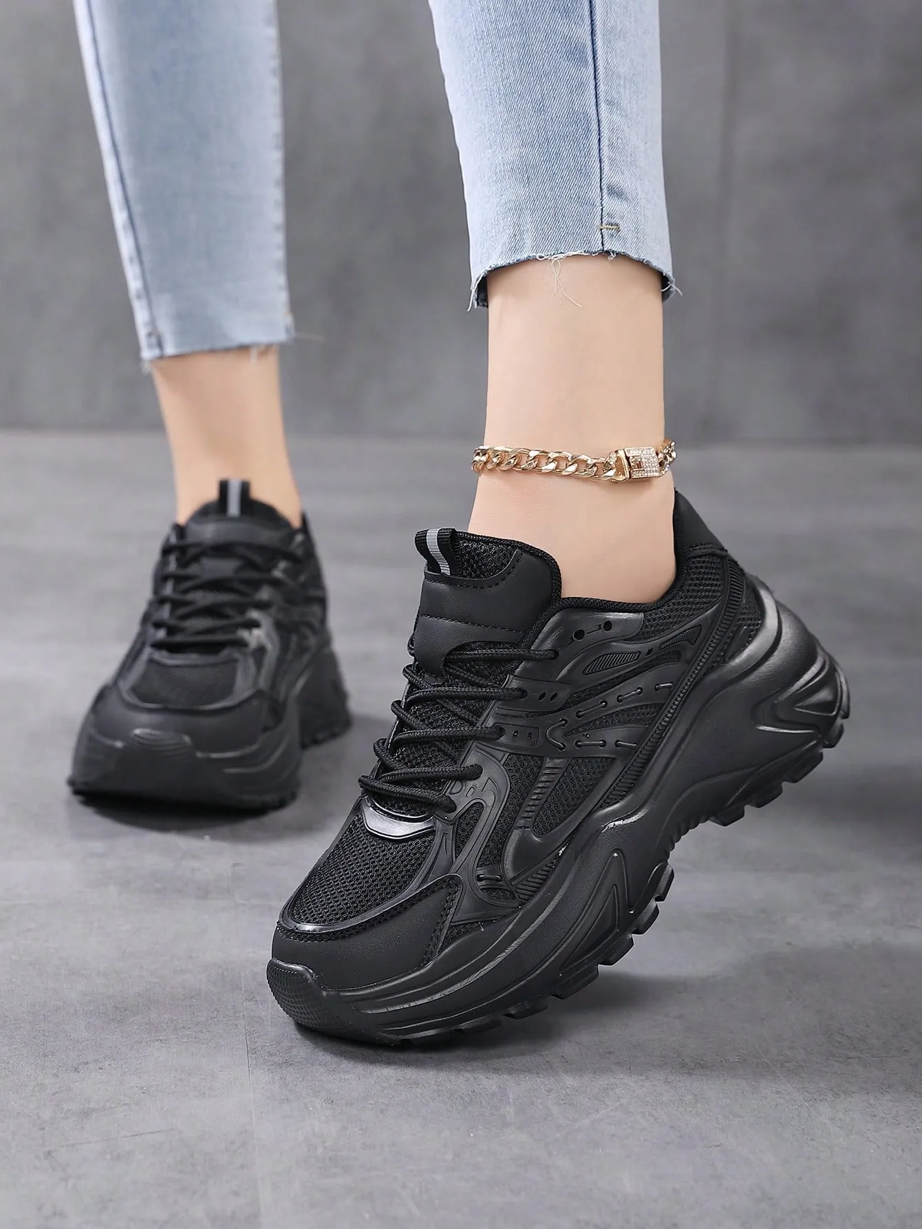 Simple Front Tie Thick Sole Sneakers