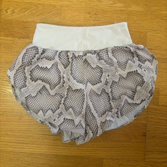 Varley Anthropologie High Rise Derby Snakeskin Outdoor Hiking Running Shorts XS