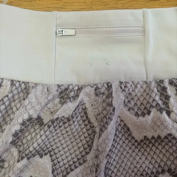 Varley Anthropologie High Rise Derby Snakeskin Outdoor Hiking Running Shorts XS