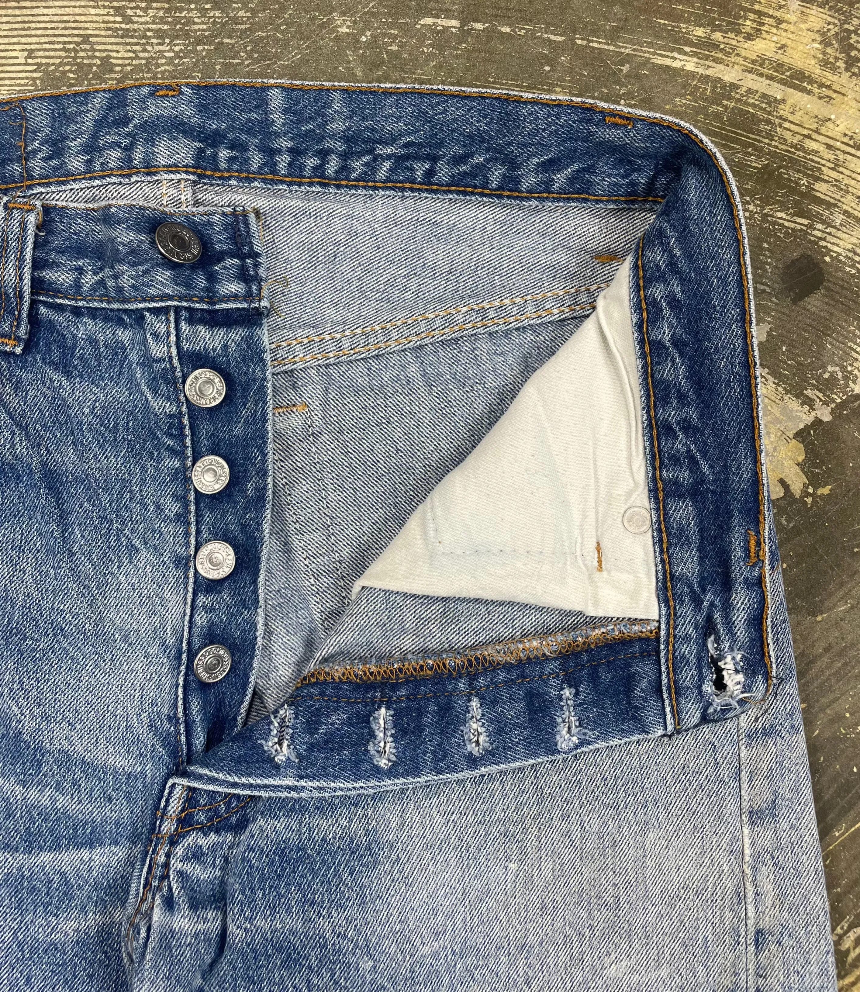 Vintage USA Made Levi 501 Premium Wash & Paint Denim Jeans (JYJ-0305)