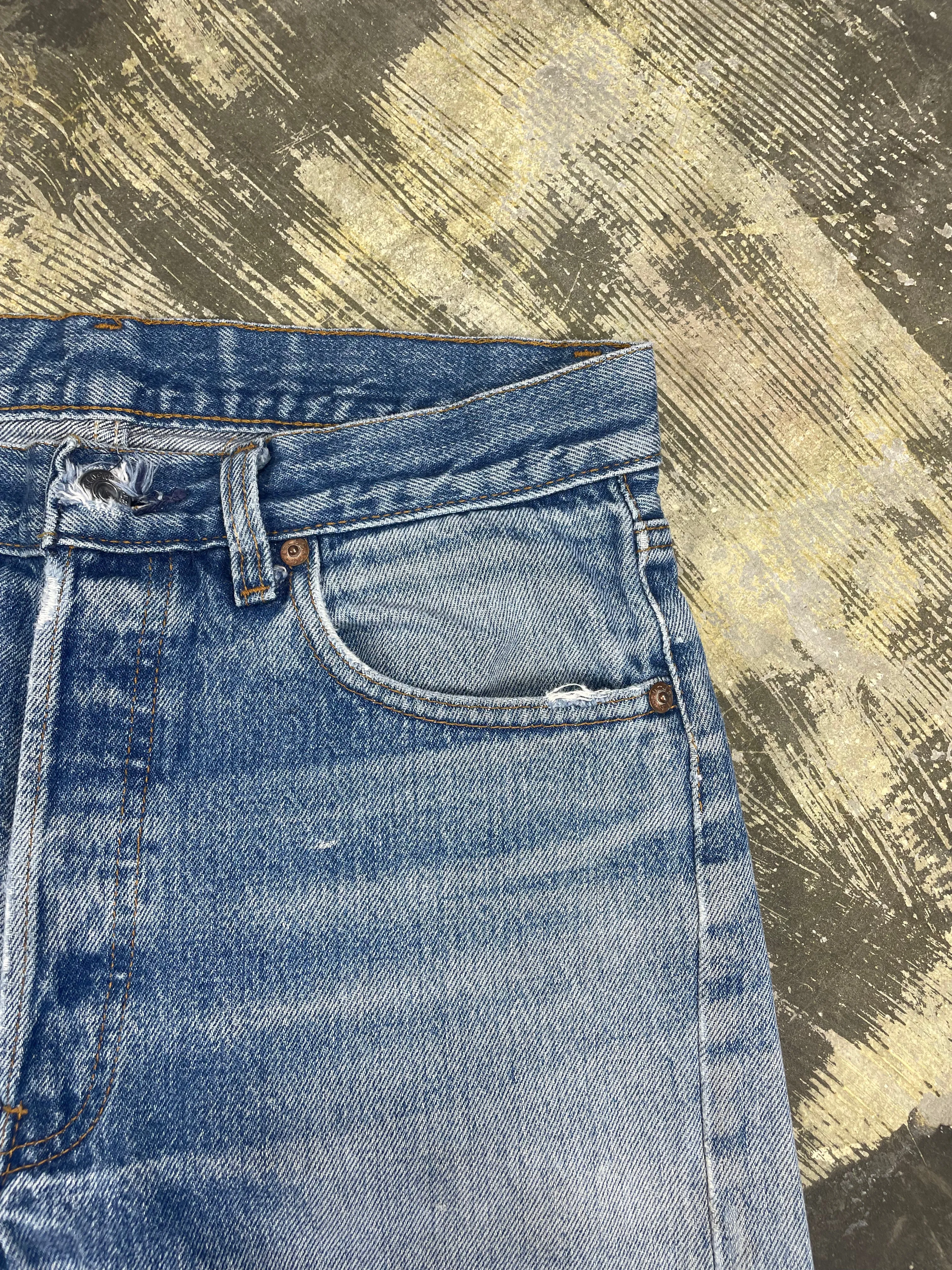 Vintage USA Made Levi 501 Premium Wash & Paint Denim Jeans (JYJ-0305)