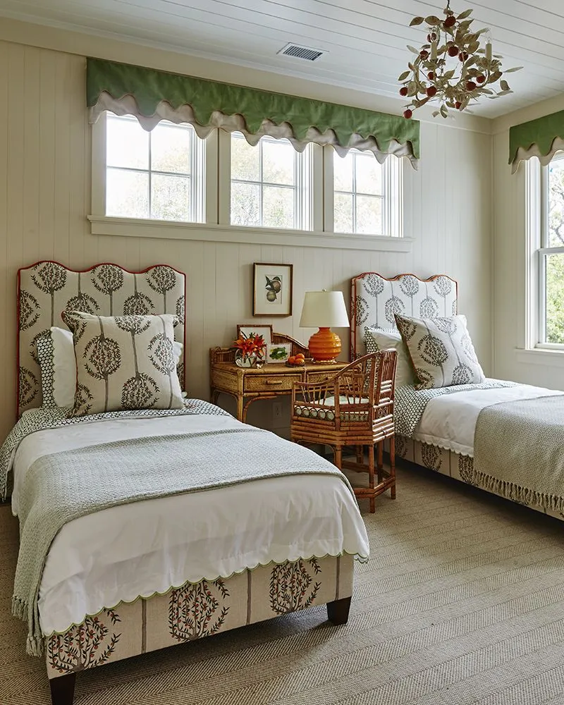 Wave Platform Bed